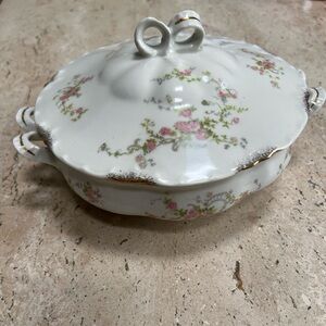 Old Abbey by Warwick 8” Round Covered Vegetable Bowl 1949